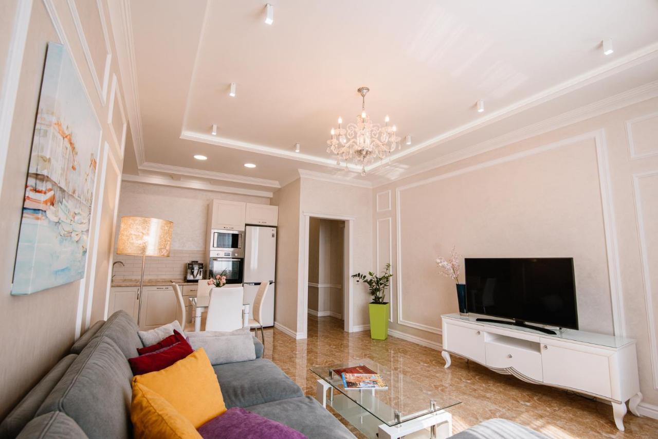 Ferienwohnung Luxury For Business & Pleasure Royal 1 Kiew Exterior foto