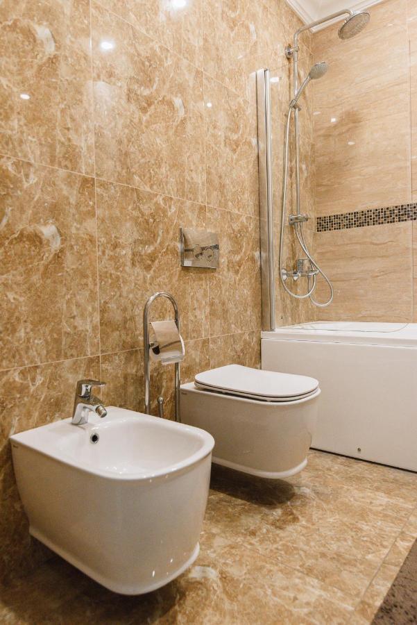 Ferienwohnung Luxury For Business & Pleasure Royal 1 Kiew Exterior foto